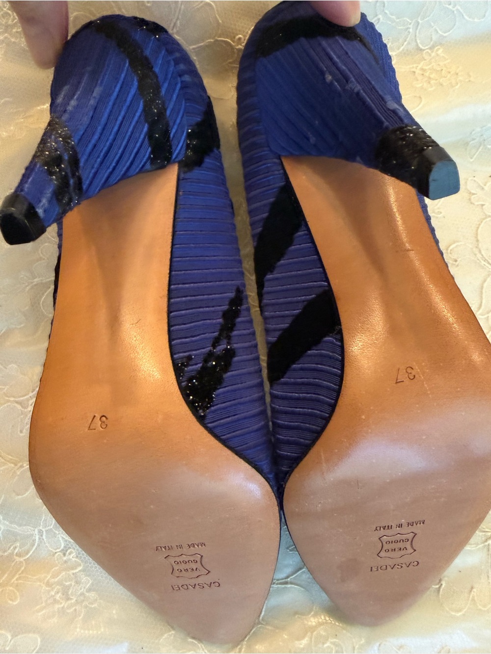 CARRANO 7 Royal Blue Pointed-Toe Heels with Black Accent 1990s - Picture 5 of 11